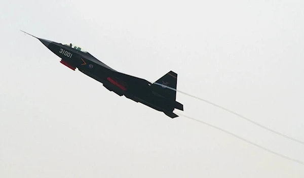 China displays a new stealth fighter