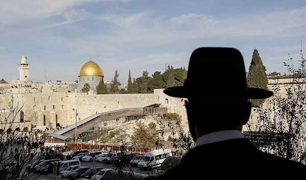 Occupation court allows Jews to perform "silent prayers" in al-Aqsa mosque compound