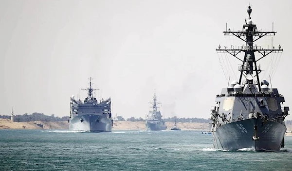 Speed ​​boats and American and foreign warships were spotted at different times, whose date is not mentioned.