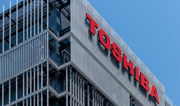 Toshiba to split into three companies