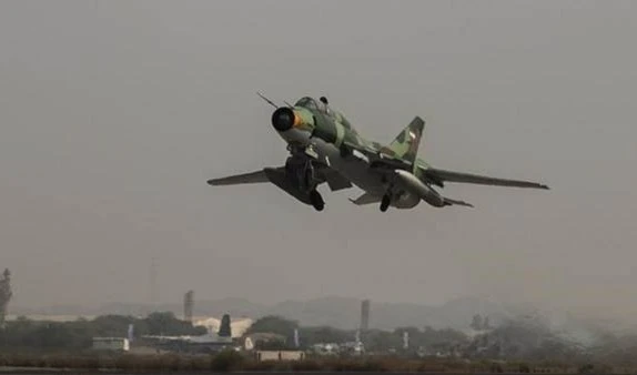 An Su-22 tactical bomber carrying air to sea missilees particapating in the Great Prohet 17 drills (Fars)