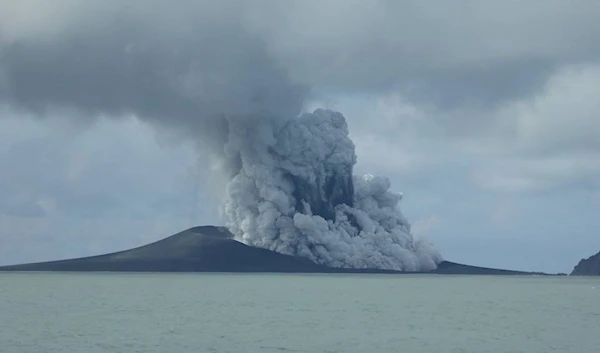 Tongans warned of acid rain after volcanic eruption