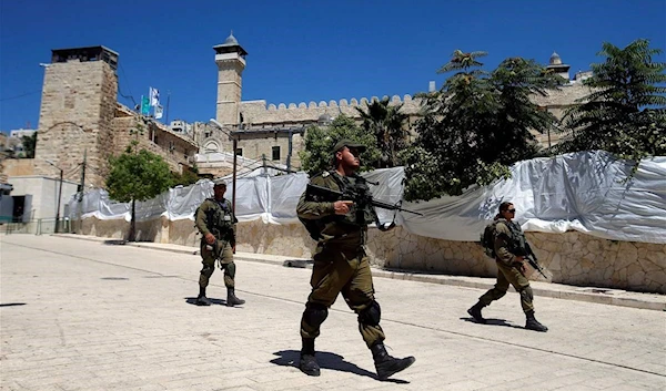 Occupation Forces Attack Worshipers at the Ibrahimi Mosque in Al-Khalil