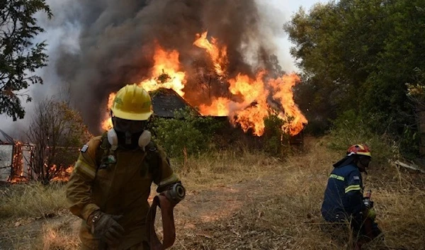 Two firefighters battle blaze in residential of Patras