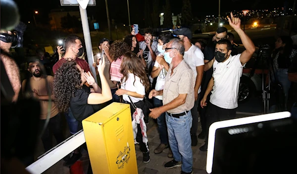 Protesters demonstrate in solidarity with the heroes of the Freedom Tunnel