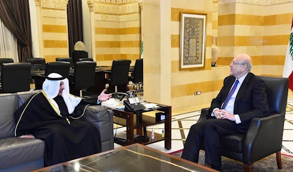 The Lebanese PM receives the Minister of Foreign Affairs of Kuwait in Beirut on January 22, 2022 (Dalati and Nahra)