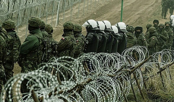 Polish soldiers on the border with Belarus