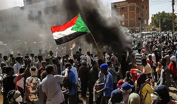 The Sudanese continue their protests against the military council