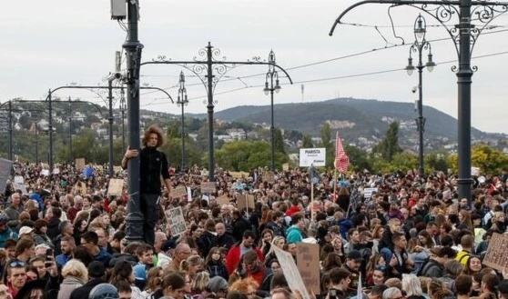 Mass protest in Hungary protesting 'humiliating' pay