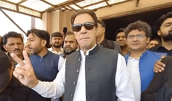 Ex-PM Khan's apology accepted, court drops charges against him