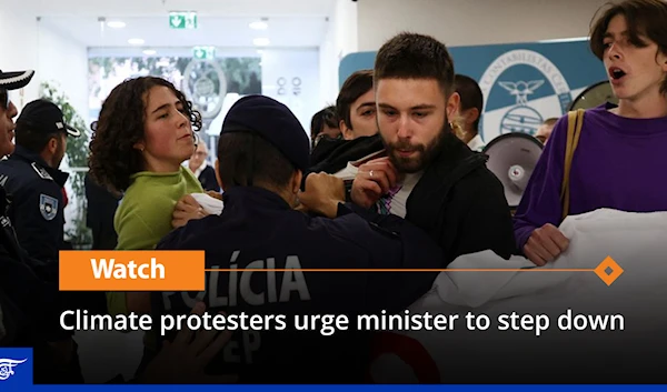 Climate protesters urge minister to step down