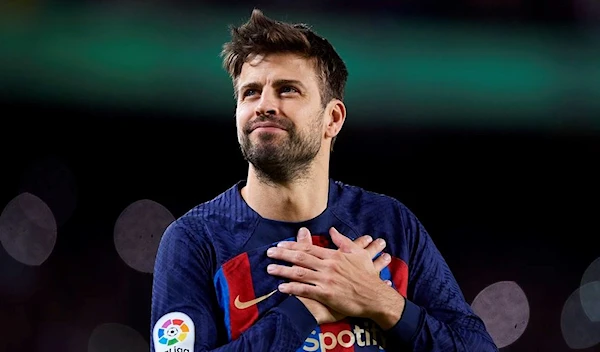 Gerard Pique gets an emotional standing ovation.