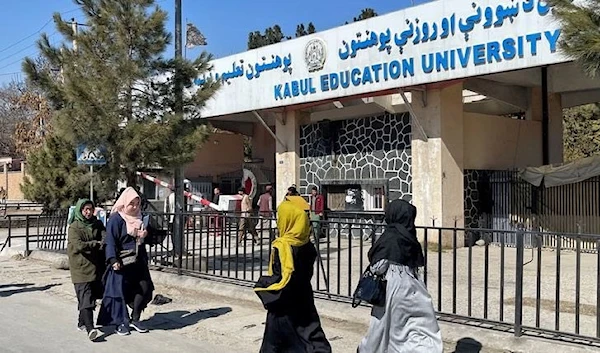 Taliban suspends Afghan girls access to university education