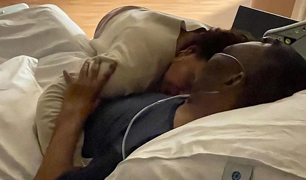 In this photo shared by Kely Nascimento to Instagram late on December 23, Pele's family is seen supporting him in hospital. (Instagram)