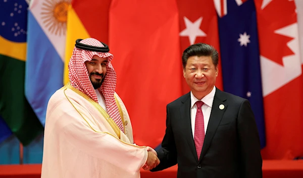 Chinese President Xi Jinping shakes hands with Saudi Arabia's Deputy Crown Prince Mohammed bin Salman during the G20 Summit in Hangzhou, Zhejiang province, China September 4, 2016 (Reuters)