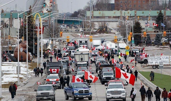 "Freedom Convoy" on the US-Canada border.