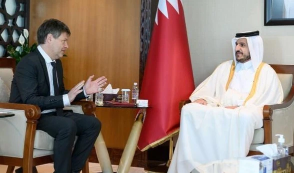 German economy minister, Robert Habeck, and the Qatari Emir, Sheikh Tamim bin Hamad al-Thani.