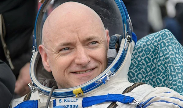 US astronaut returns to Earth with Russian cosmonauts