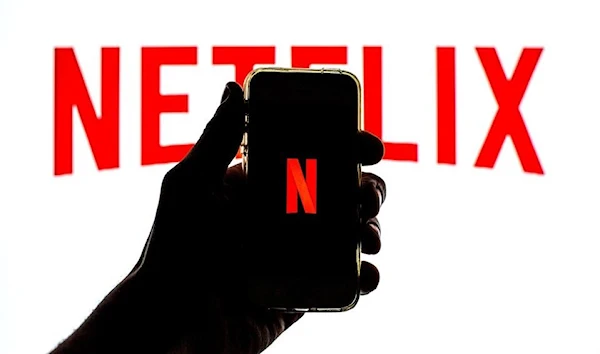 Netflix loses 200,000 subscribers, might consider advertisement