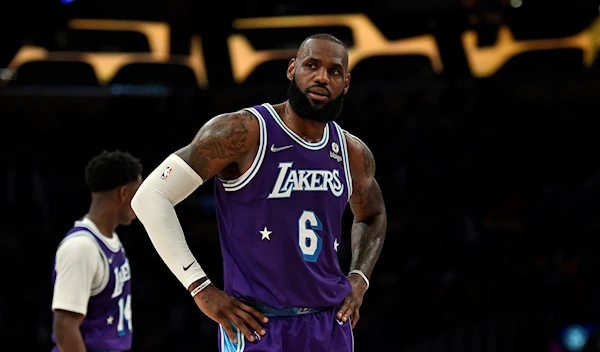 LeBron James to miss Lakers final two games in season due to injury