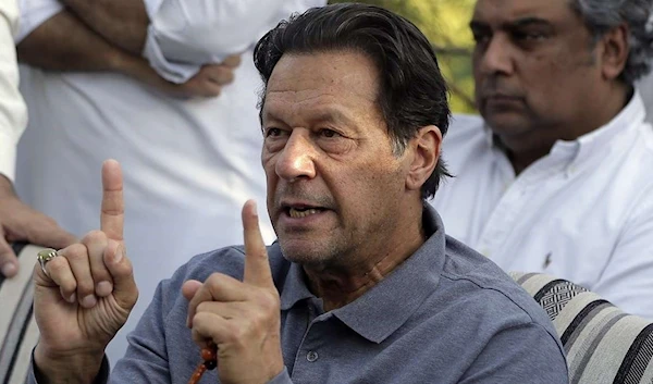 Pakistan: Imran Khan calls supporters to march toward Islamabad