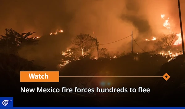 New Mexico fire forces hundreds to flee