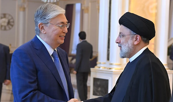 Iranian President Ebrahim Raisi and his Kazakh counterpart Kassym-Jomart Tokayev