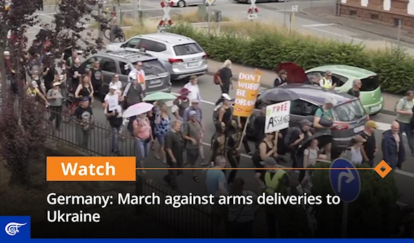 Germany: March against arms deliveries to Ukraine