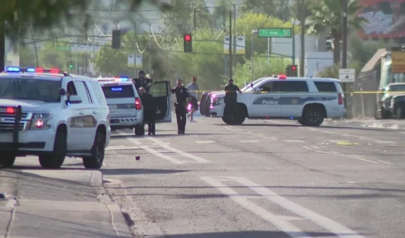 Woman killed, 8 injured in Phoenix strip mall