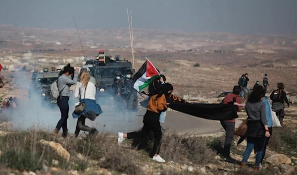 IOF fired tear gas canisters in the Lithuanian area of ​​Masafer Yatta, south of Al Khalil, West Bank.