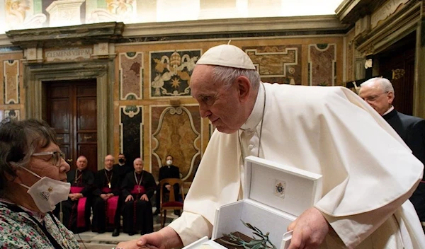 Pope Francis with indigenous delegations from Canada at the Vatican, April 1, 2022. (REUTERS)