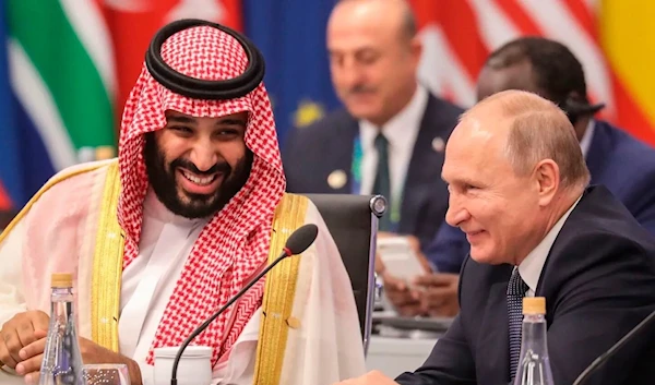 Russian President Vladimir Putin (R) and Saudi Crown Prince Mohammed bin Salman attend the G-20 Leaders' Summit in Buenos Aires, Argentina on Nov. 30, 2018. (AFP)