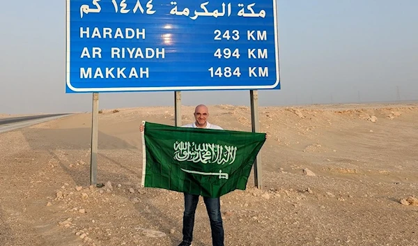 Bruce Gurfein on the road from Saudi Arabia to Jerusalem (Bruce Gurfein)