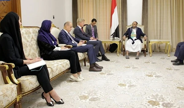 Head of the Supreme Political Council in Yemen Mahdi Al-Mashat met with UN Special Envoy to Yemen Hans Grundberg.