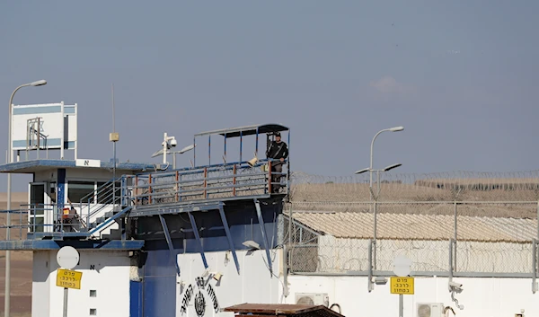 Al-Naqab prisoners carry out protests in response to repressive measures by Israeli occupation