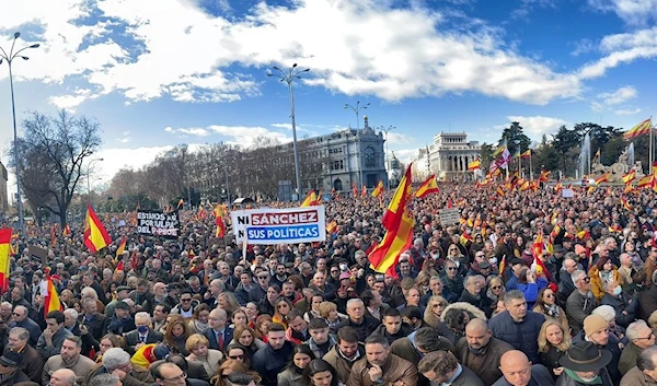 On these lines we can see Santiago Abascal, Vox party leader, among the protesters (Vox)