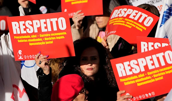 Teachers in Lisbon strike over low pay, poor working conditions