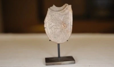 An ivory cosmetic spoon, dating back to approximately 800-700 B.C.E, was repatriated to the Palestinian Authority by US officials. (Manhattan District Attorney's office)