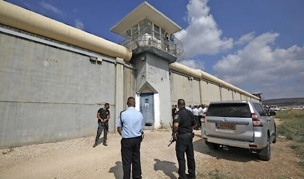 Naqab Israeli prison becoming similar to Abu Ghraib: Detainees chief