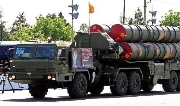 An Iranian military truck carries parts of the S-300 air defense missile system during a parade on the occasion of the country's Army Day, on April 18, 2017, in Tehran. (AFP)