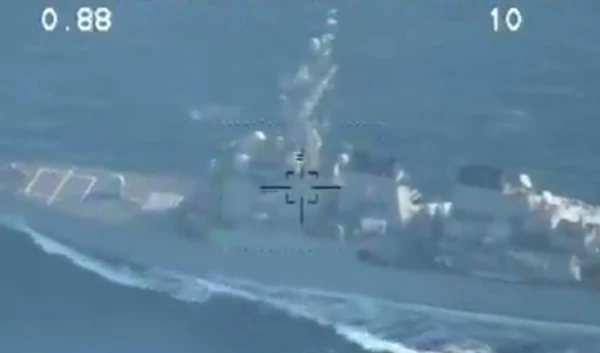 Snapshot of the IRGC's footage of the aircraft carrier (Tasnim news agency)