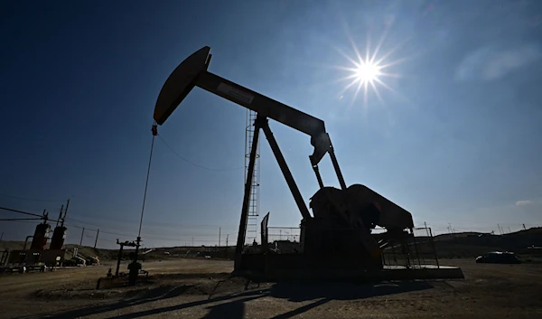 Oil prices hit six-months low, break $70 mark downwards