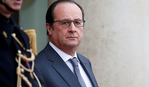 French President Francois Hollande waits for a guest at the Elysee Palace in Paris, France, January 28, 2016. (Reuters)