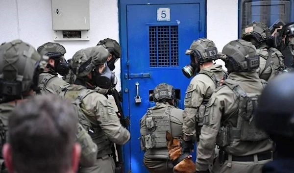 Israeli forces regularly storm prisons and assault Palestinian prisoners. (Social Media)