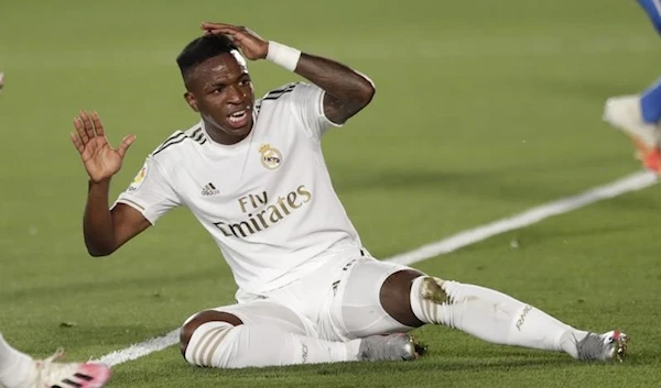 Real Madrid's Vinicius Junior reacts after missing a shot during the Spanish La Liga soccer match between Real Madrid and Getafe at the Alfredo di Stefano stadium in Madrid, Spain, July 2, 2020 (BERNAT ARMANGUE / AP)