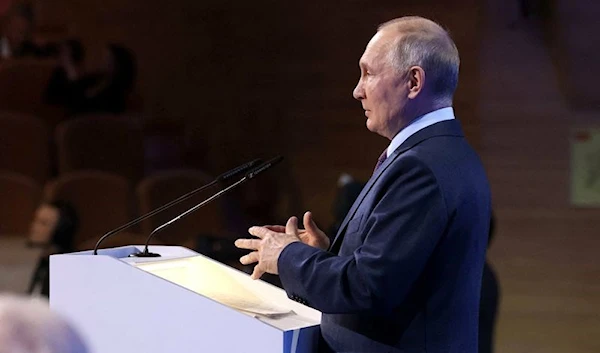 © Reuters. Russia’s President Vladimir Putin delivers a speech at a forum of the Russian Union of Industrialists and Entrepreneurs (RSPP) in Moscow, Russia, March 16, 2023. Sputnik/Mikhail Metzel/Pool via REUTERS