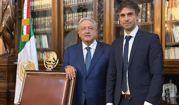 The President of Mexico, Andrés Manuel López Obrador, and Pedro Castillo's lawyer Guido Leonardo Croxatto (Presidency of Mexico).