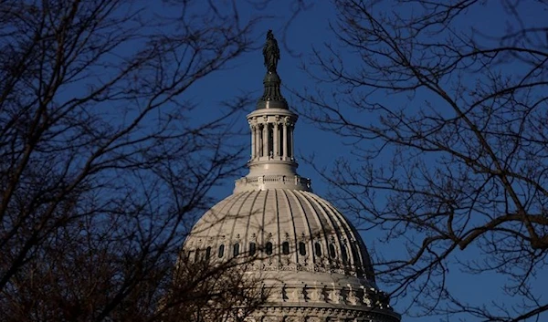 © Reuters. FILE PHOTO: A view of the U.S. Capitol building as the sunrises in Washington, U.S., February 10, 2022. REUTERS/Brendan McDermid/File Photo