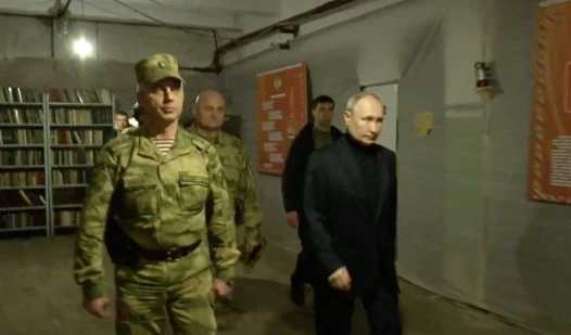 Putin makes first-ever visit to Lugansk