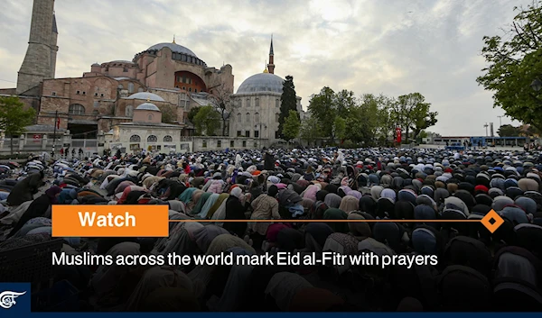 Muslims across the world mark Eid al-Fitr with prayers